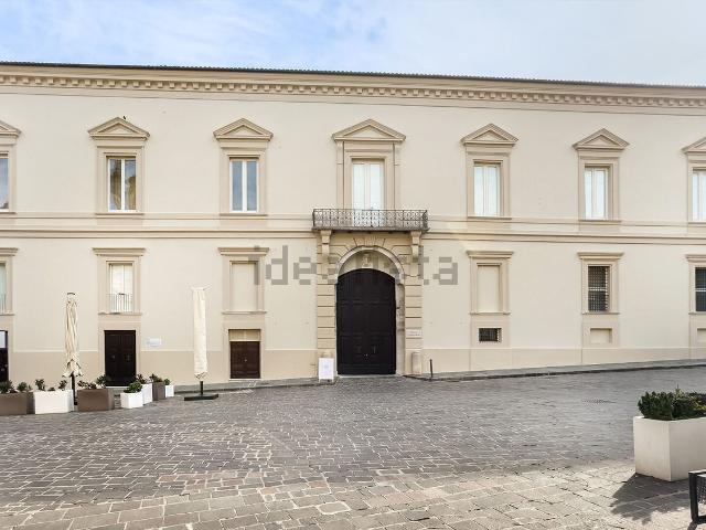 Appartamento in vendita di 300 m² in Piazza Lucio Valerio Pudente