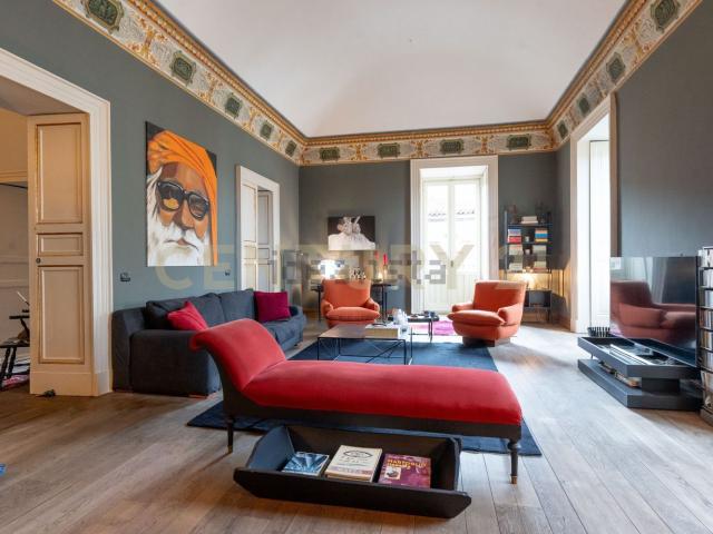 Appartamento in vendita di 300 m² in Piazza San Placido, 3