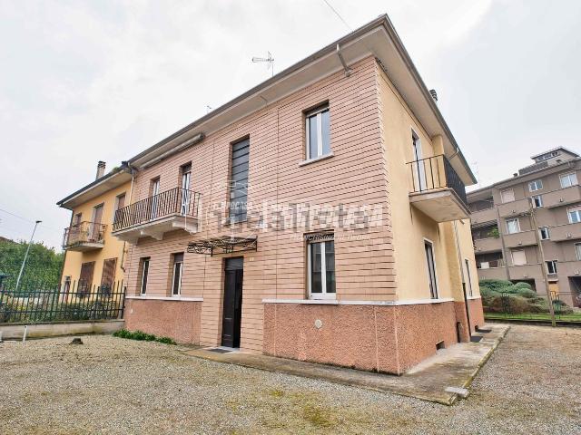 Appartamento in vendita di 300 m² in Strada Privata Ferrara e Monferrini
