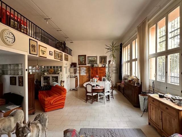 Appartamento in vendita di 300 m² in Strada Rocca delle Caminate