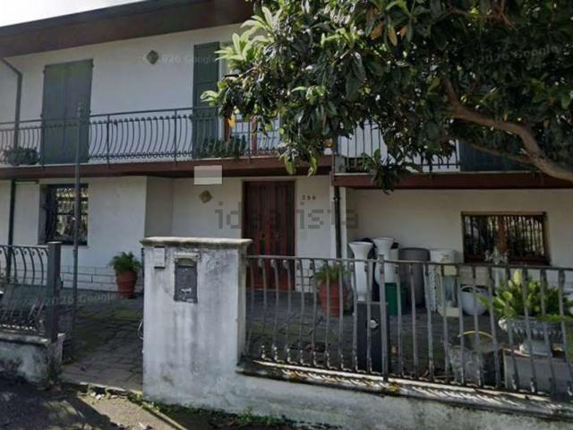 Appartamento in vendita di 301 m² in Via Emilia, 396