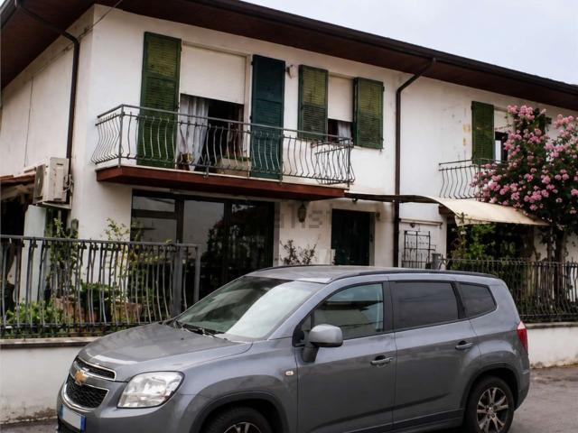 Appartamento in vendita di 301 m² in Via Emilia, 396