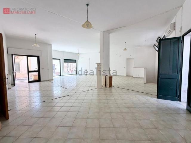 Appartamento in vendita di 302 m² in Via Caprarica, 73020