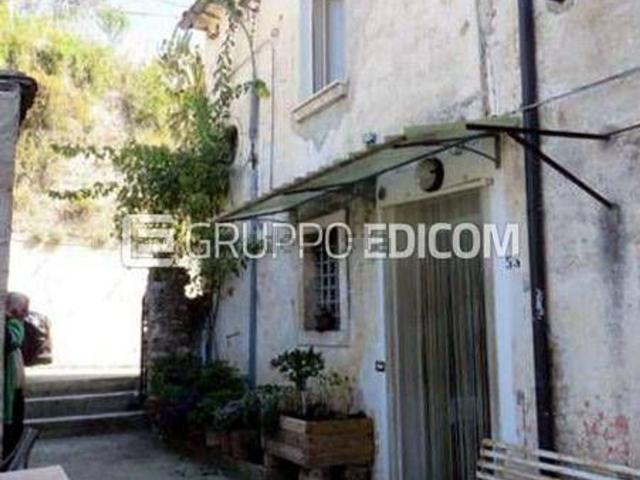 Appartamento in vendita di 302 m² in Viale Europa