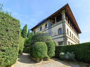 Appartamento in vendita di 303 m²