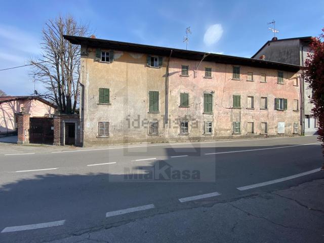 Appartamento in vendita di 303 m² in Via Caduti Libertà, 63