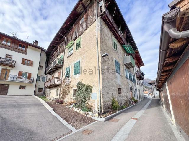 Appartamento in vendita di 303 m² in Via Nazionale, 83