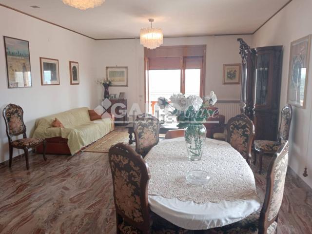 Appartamento in vendita di 303 m² in Piazza della Libertà, 5