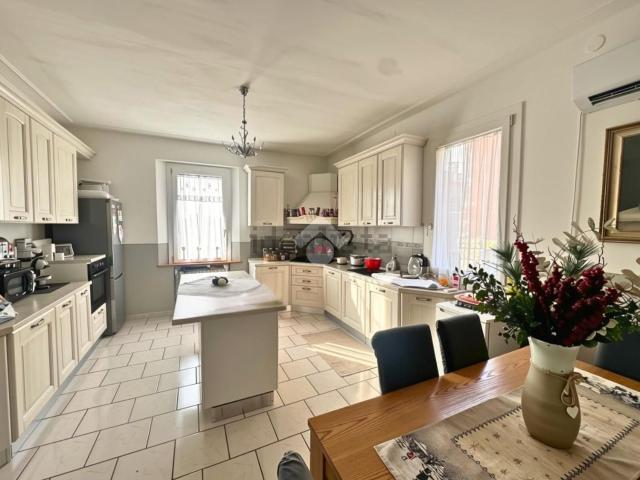 Appartamento in vendita di 506 m² in Via Paredi, 6