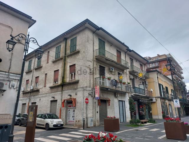 Appartamento in vendita di 305 m² in Via Nazario Sauro