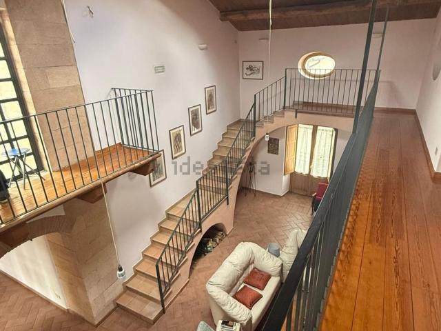 Appartamento in vendita di 305 m² in Via Sicilia