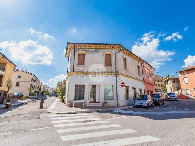 Appartamento in vendita di 305 m² in Piazza Marconi, 12