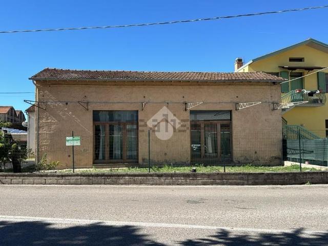 Appartamento in vendita di 307 m² in Via Intorno Fosso