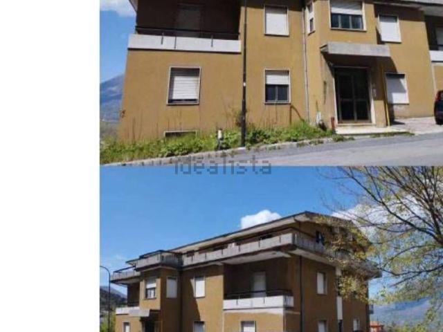 Appartamento in vendita di 307 m² in Via Rocco Scotellaro