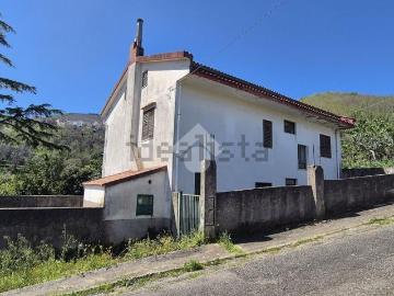 Appartamento in vendita di 307 m² in Via Tresara