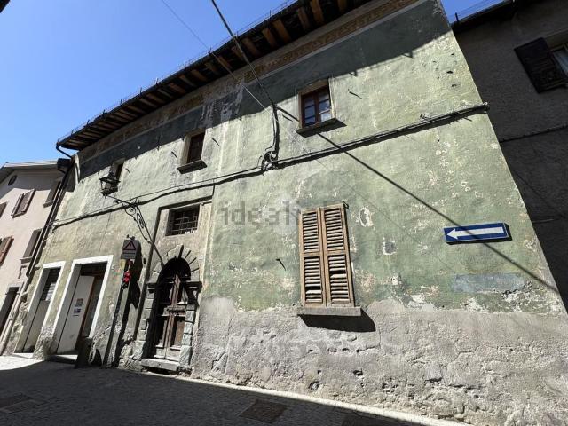 Appartamento in vendita di 308 m² in Via della Vittoria, 17