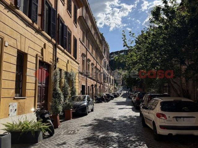 Appartamento in vendita di 30 m² in Via Degli Orti d&apos Alibert