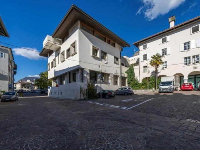 Appartamento in vendita di 310 m² in Via Cavour