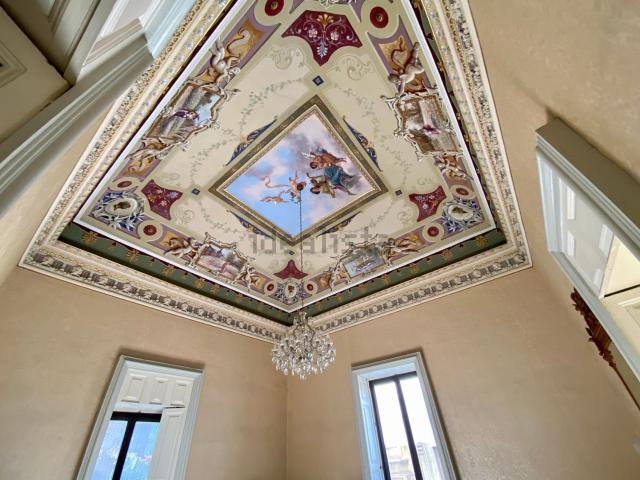 Appartamento in vendita di 310 m² in Via Gemmellaro, 23