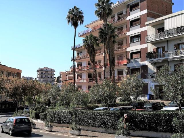 Appartamento in vendita di 310 m² in Via Giovanni Amendola