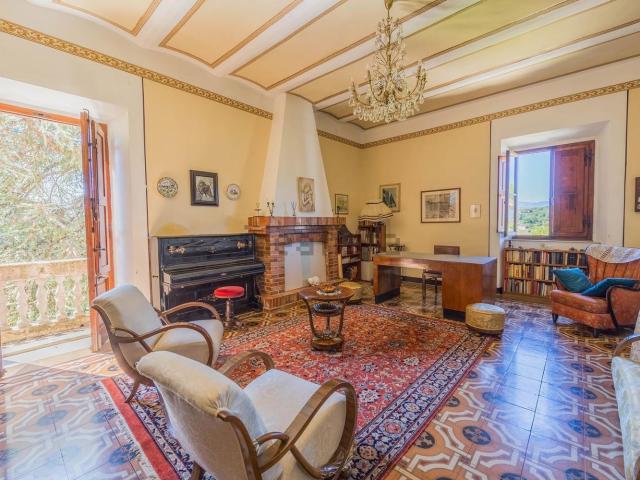 Appartamento in vendita di 310 m² in Via di Camprena