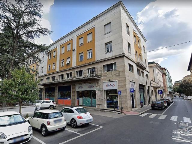 Appartamento in vendita di 310 m² in Via I° Maggio, 65