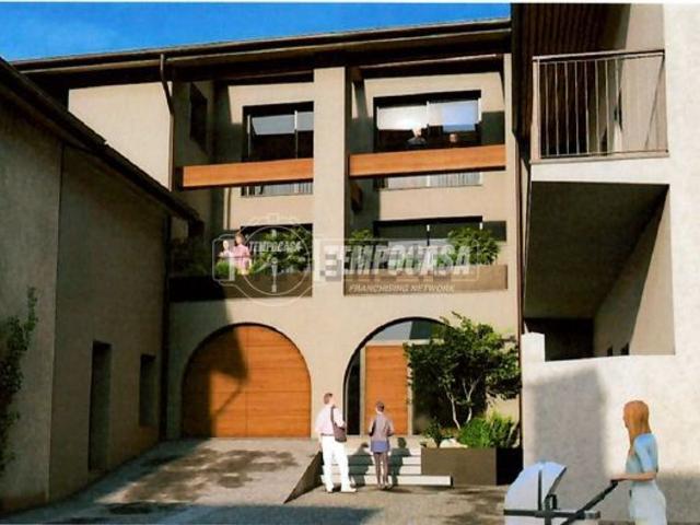 Appartamento in vendita di 310 m² in Via Monte Grappa
