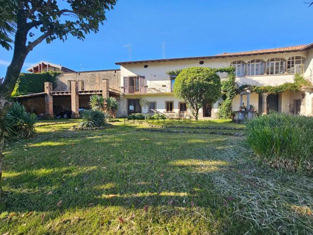 Appartamento in vendita di 310 m² in Via Piazzolo
