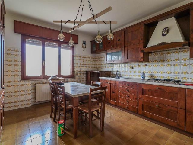 Appartamento in vendita di 310 m² in Via Rinascimento, 88