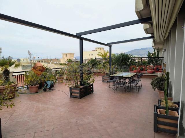 Appartamento in vendita di 310 m² in Via Tommaso Campanella, 47