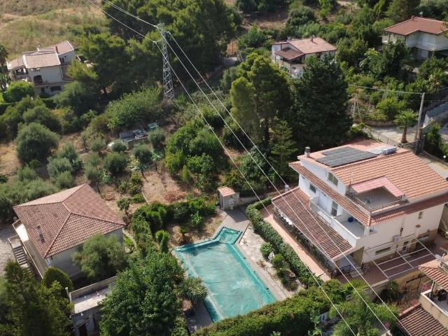 Appartamento in vendita di 311 m² in Contrada Sperone, 90010 Torre Colonna Sperone PA, Italia