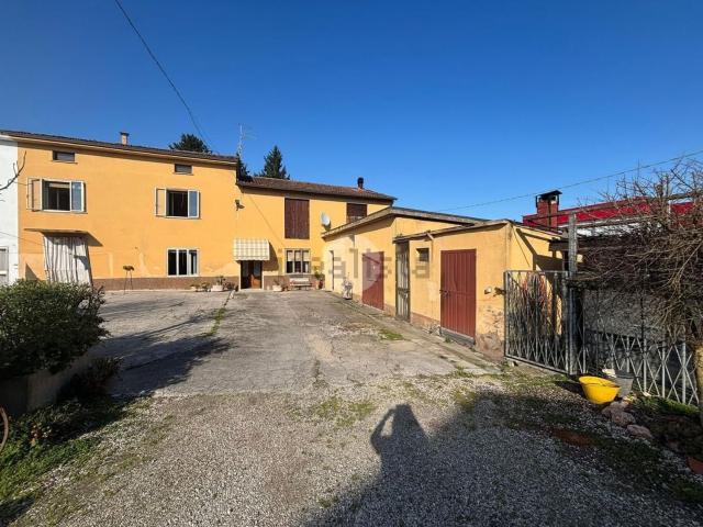 Appartamento in vendita di 317 m² in Via Parolara, 11