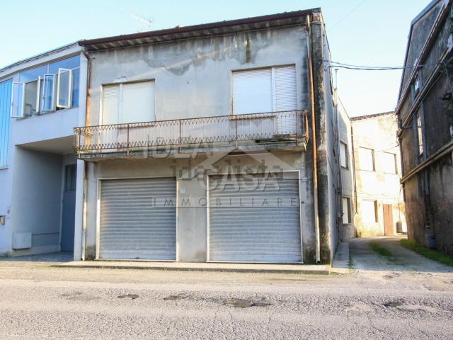 Appartamento in vendita di 318 m² in Via Contotta, 81
