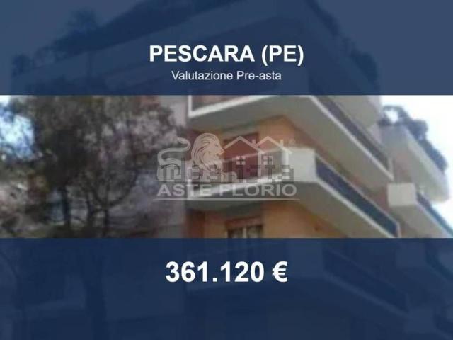 Appartamento in vendita di 318 m² in Via Benedetto Croce, 190