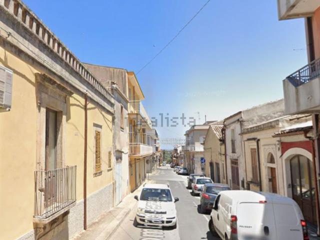 Appartamento in vendita di 318 m² in Via Umberto