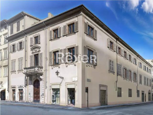 Appartamento in vendita di 318 m² in Piazza Gaetano Salvemini, 21