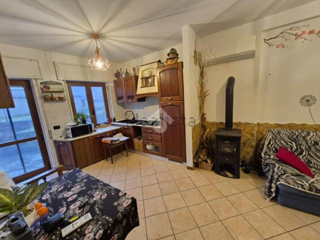 Appartamento in vendita di 320 m² in Via G. Marconi, 31
