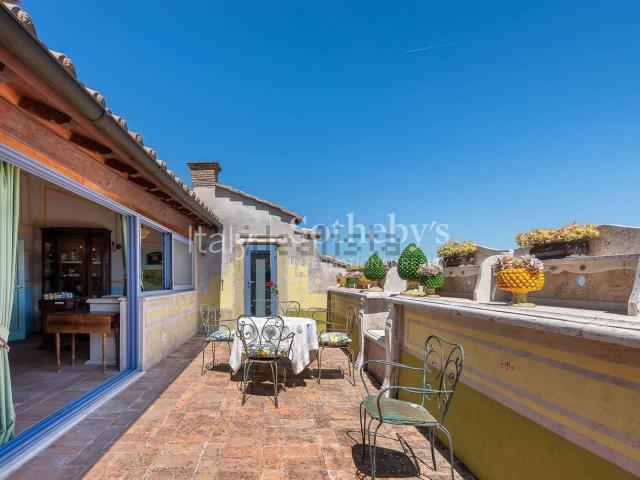 Appartamento in vendita di 320 m² in Via Giuseppe Garibaldi
