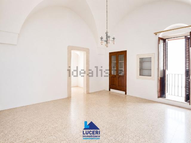 Appartamento in vendita di 320 m² in Via Dr. Gaetano Cataldi