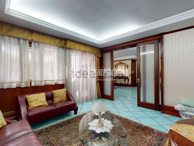 Appartamento in vendita di 320 m² in Via Paolo Riverso, 126