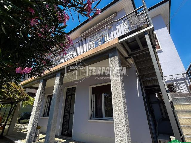 Appartamento in vendita di 320 m² in Via Piave, 39