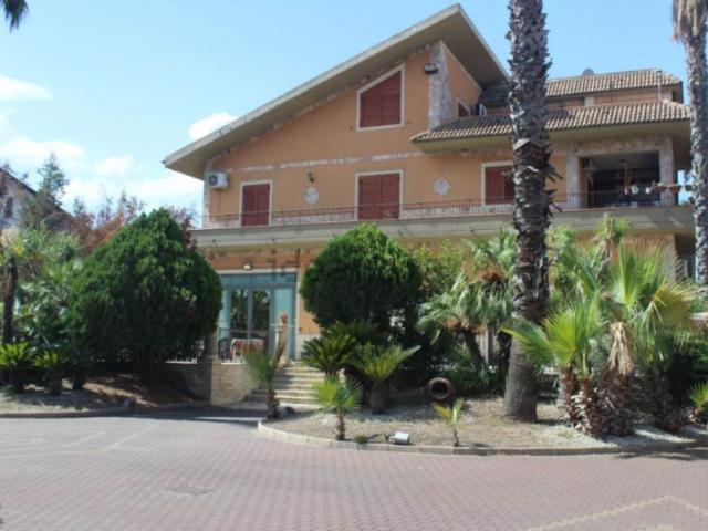 Appartamento in vendita di 321 m² in Via Vittorio Emanuele