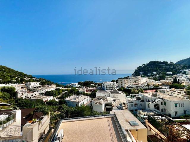 Appartamento in vendita di 322 m² in Via Sopramonte