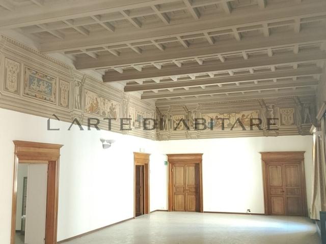 Appartamento in vendita di 324 m² in Corso d&apos Augusto, 155