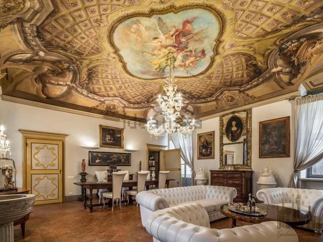 Appartamento in vendita di 325 m² in Via XX Settembre, 66