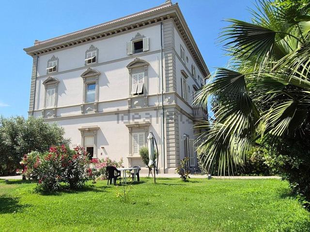 Appartamento in vendita di 326 m² in Viale di Antignano