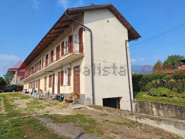 Appartamento in vendita di 327 m² in Via Famolasco, 17