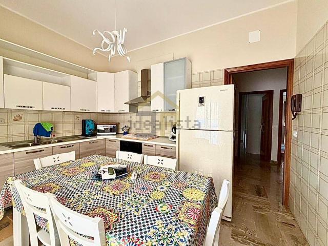 Appartamento in vendita di 328 m² in Via del Merlo, 54