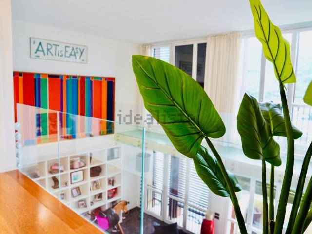 Appartamento in vendita di 330 m² in Via Bologna