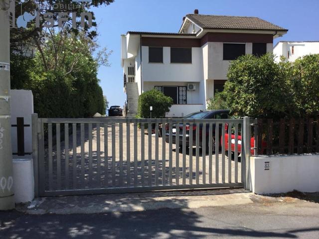 Appartamento in vendita di 330 m² in Via del Boschetto